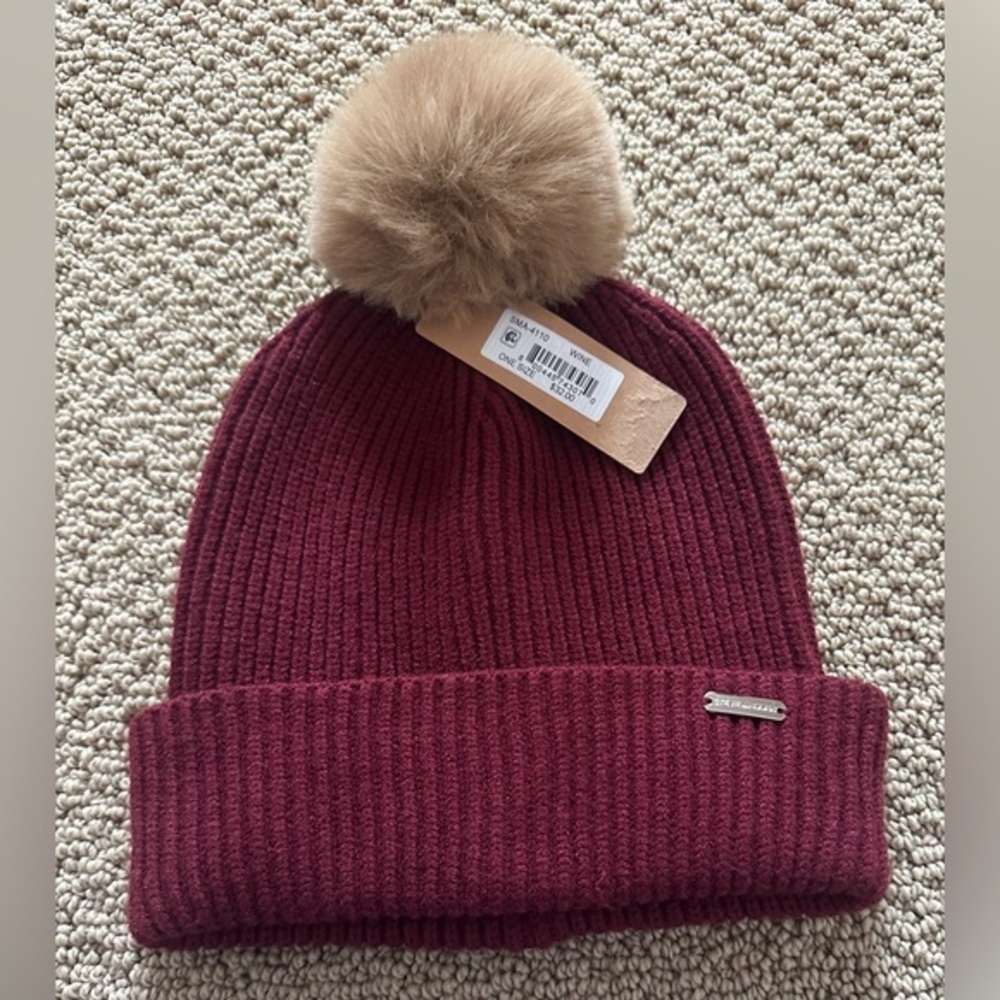 Steve Madden knit Pom Pom beanie